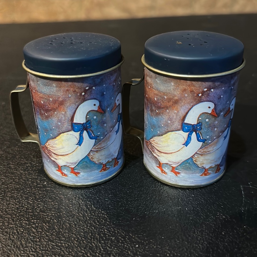 VINTAGE Goose Salt & Pepper Shakers